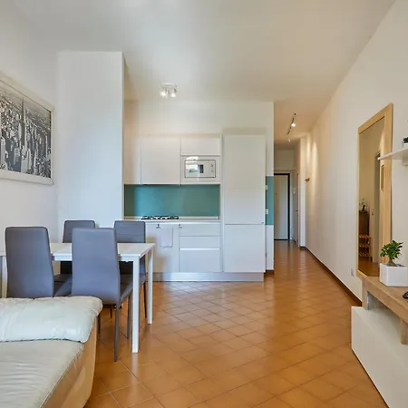 Apartment Un Passo Dal Lago - 100mt Lake - Pool, Free Parking Desenzano del Garda